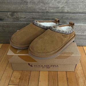 Koolaburra by UGG Tan Slip-On Shoes